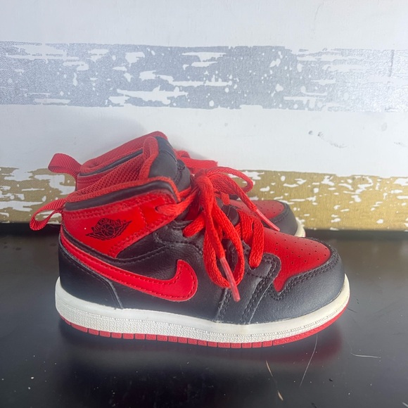 Jordan 1 mid “Bred”. - Picture 2 of 7